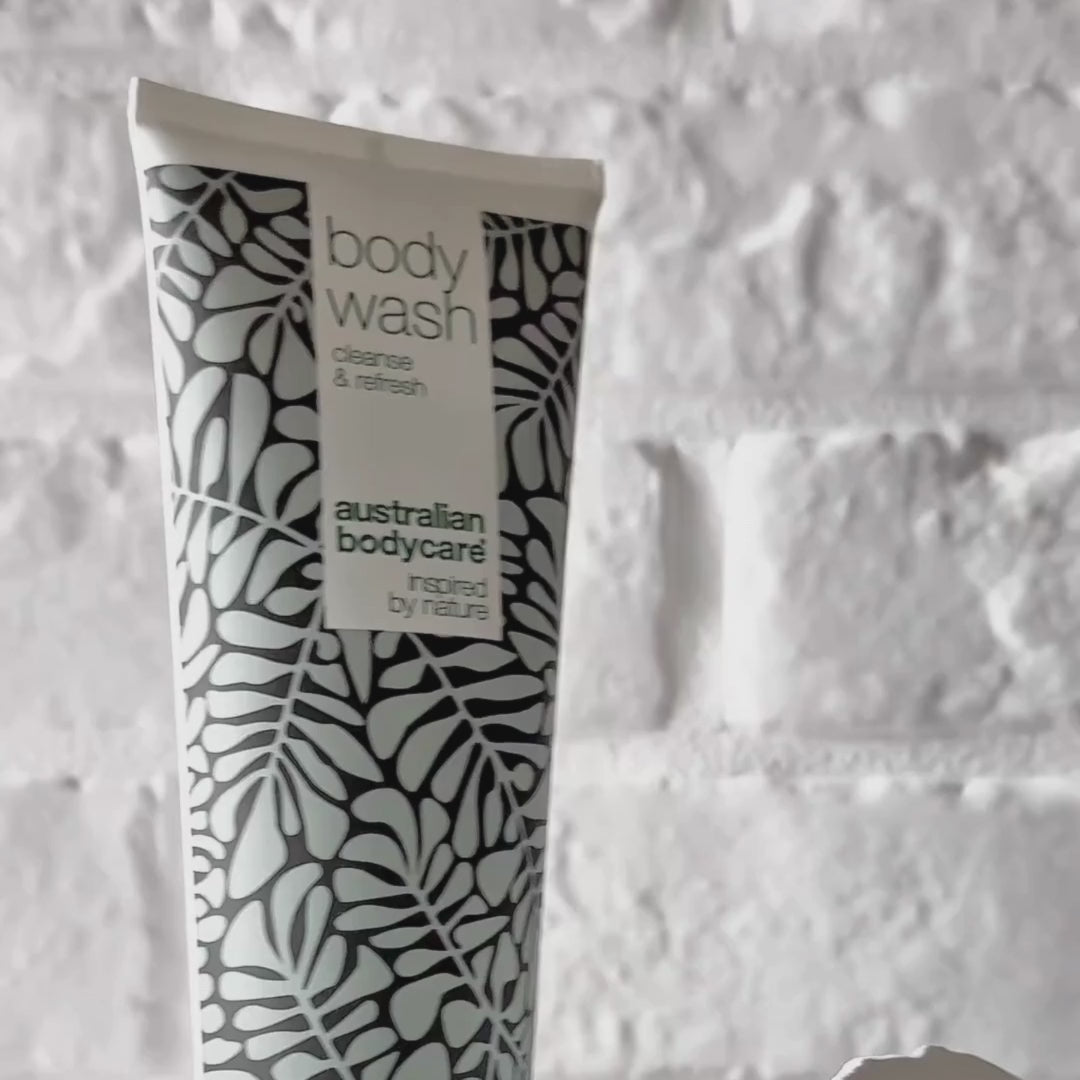 Wideo przedstawiające Australian Bodycare Body Wash i jego lekką, pieniącą się konsystencję.