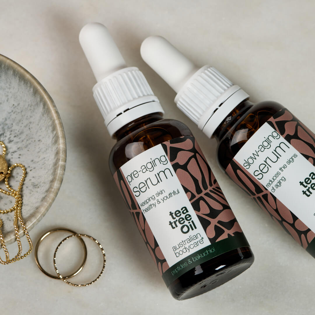 Pre-aging Serum zapobiegające oznakom starzenia — Serum przedstarzeniowe z kwasem hialuronowym, peptydami i kofeiną na zmarszczki